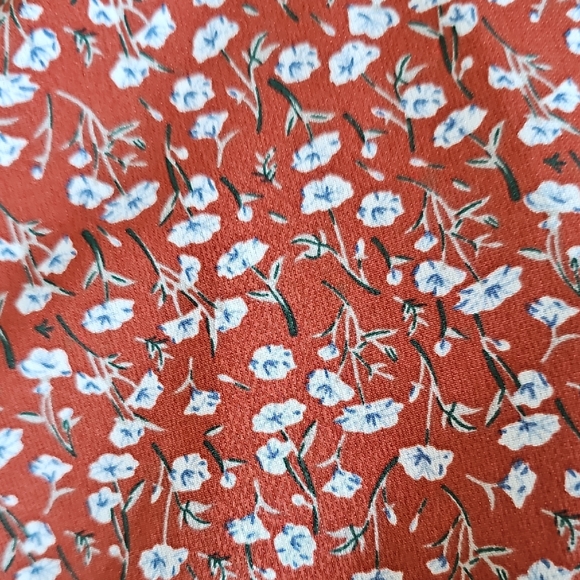 NWT Floral Puff Sleeve Spring Wrap Blouse Cute Little White Flowers Top Size L - Picture 8 of 9